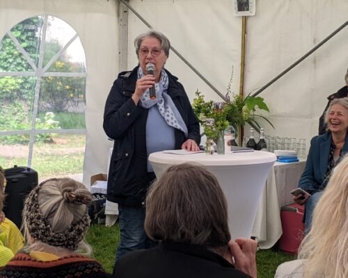 Das Sommerfest 2024 war gekoppelt an das 125jährige Bestehen der Stiftung. Dr. Karin Thomsen hielt den Festvortrag.