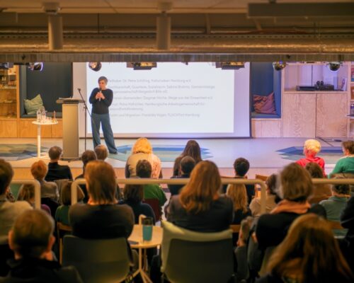 2025_00_16 B2._kk Am 19. Februar 2025 im Saal der Rathauspassage