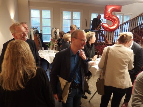 Anlässlich seines 5-jährigen Bestehens feierte das Bündnis für Wohnstifte mit Vertreter*innen aus Politik, Verwaltung und interessierter Öffentlichkeit