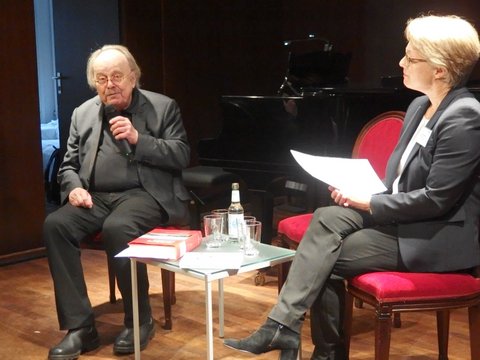 Verleger Gerhard Richter, Ellert & Richter Verlag, im Gespräch mit Sabine Natebus, HaBüWo Geschäftsstelle