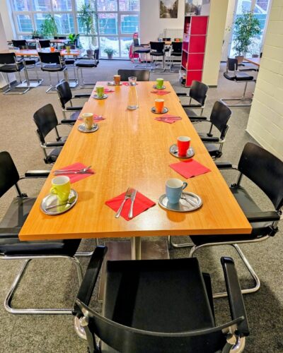 2026_00_15 RÖDERs Mittagstisch_ Röder Stiftung Neues Projekt gegen Einsamkeit: RÖDERs Mittagstisch für Senior*innen, Foto: Röder-Stiftung