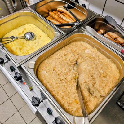 2026_00_15 RÖDERs Mittagstisch_Röder Stiftung Die Speisen werden von der Produktionsschule Altona zubereitet und geliefert, Foto: Röder-Stiftung