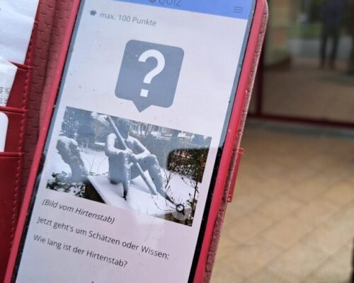 Wer weiß was? Kleine Quizfragen in der Gruppe schaffen Nähe und fördern die Gemeinschaft, Foto: Hospital zum Heiligen Geist